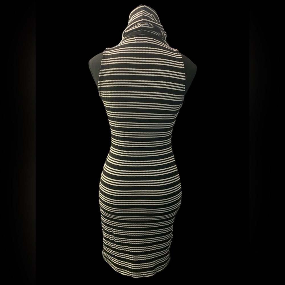Kendall & Kylie Black and White Striped Dress XS EUC - Picture 2 of 4
